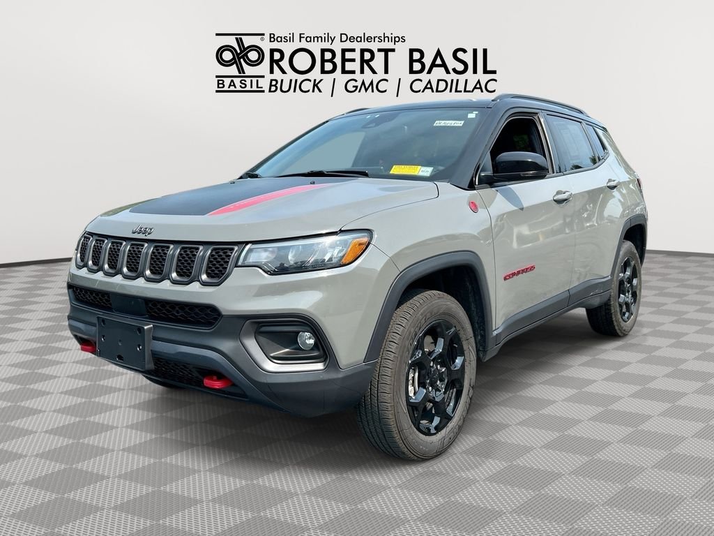 Used 2024 Gray Jeep Trailhawk image 1