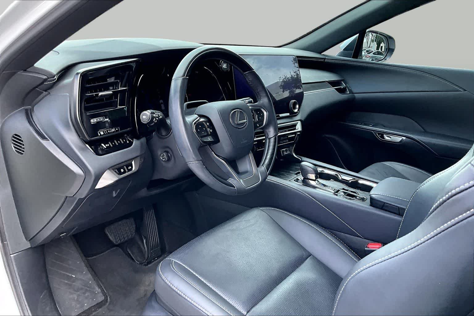 Used 2024 Eminent White Pearl Lexus Premium Plus image 18