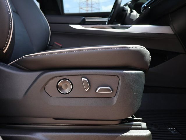 2026 Cadillac Escalade Sport - Photo 8