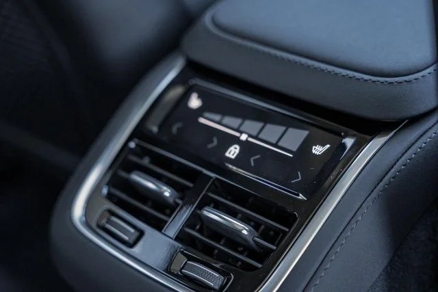 2026 Volvo XC90 Plus - Photo 31
