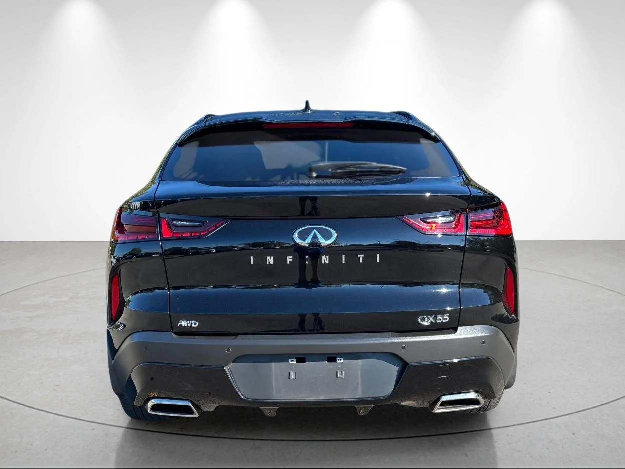 Used 2023 Black Obsidian INFINITI LUXE image 4