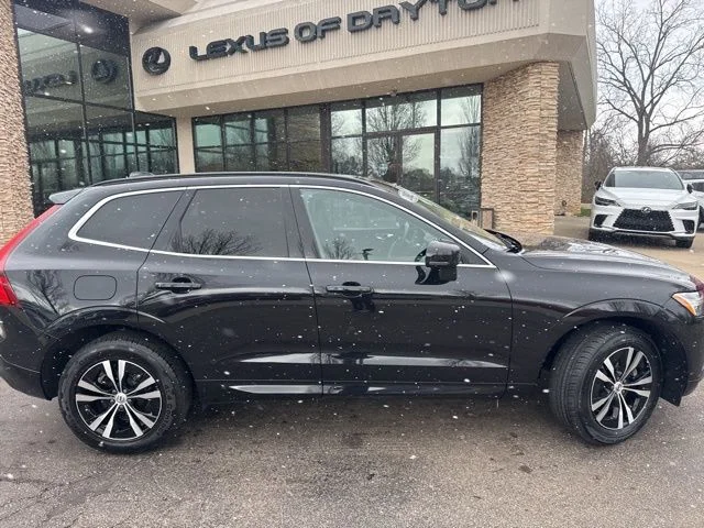 2023 Volvo XC60 B5 Core FWD's photo