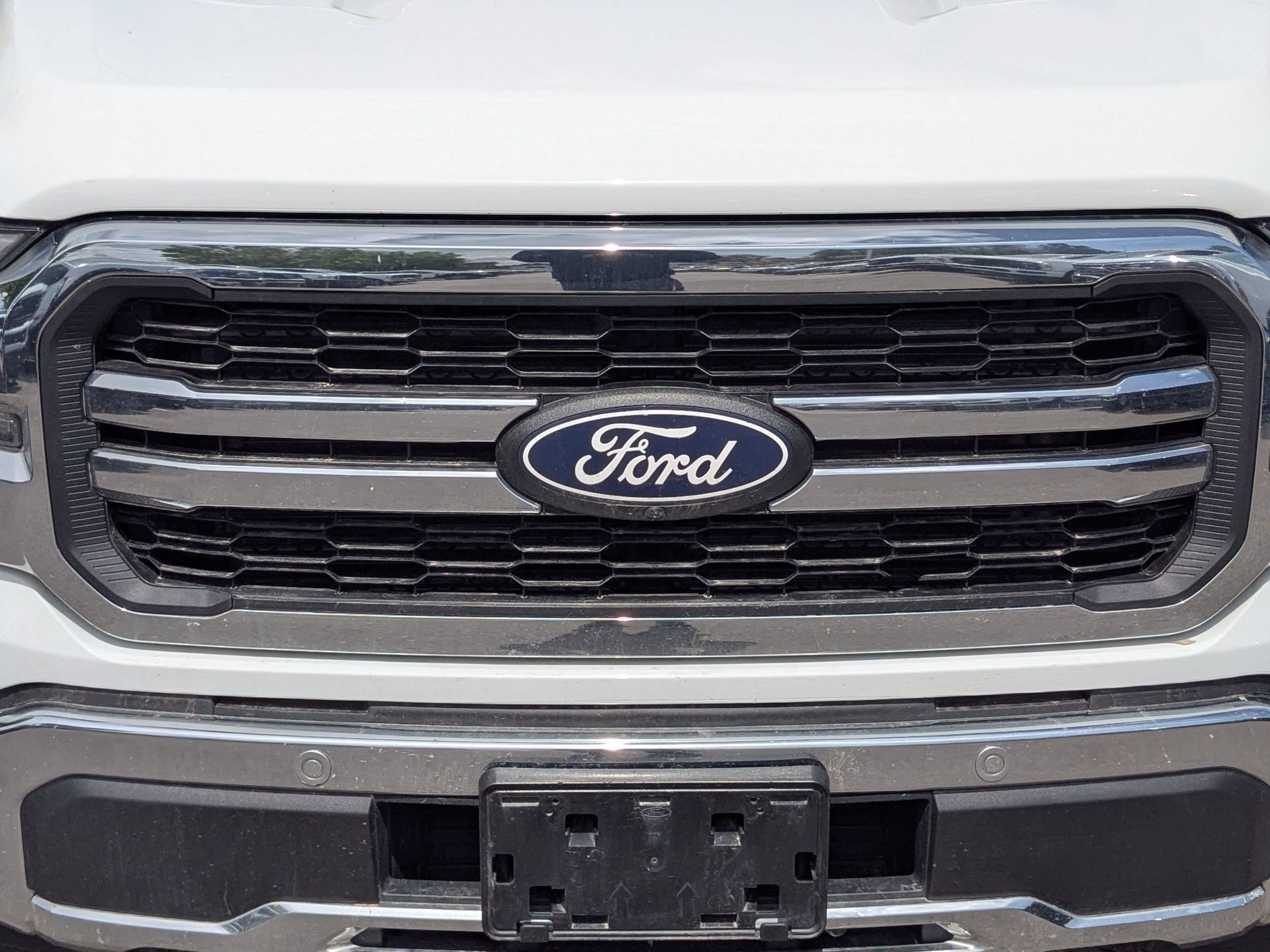 Used 2024 White Ford LARIAT image 11