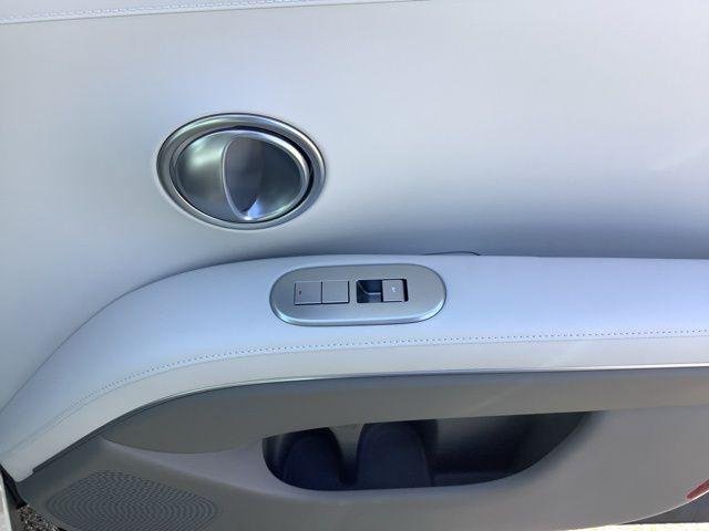 New 2026 White Pearl Hyundai SEL Premium image 23