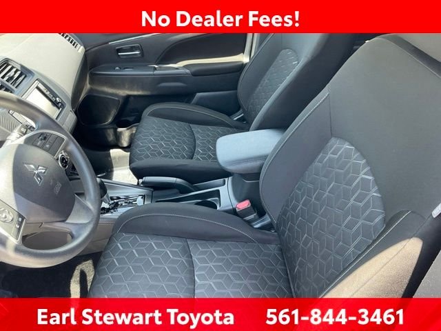 Used 2024 Gray Mitsubishi 2.0 ES image 38