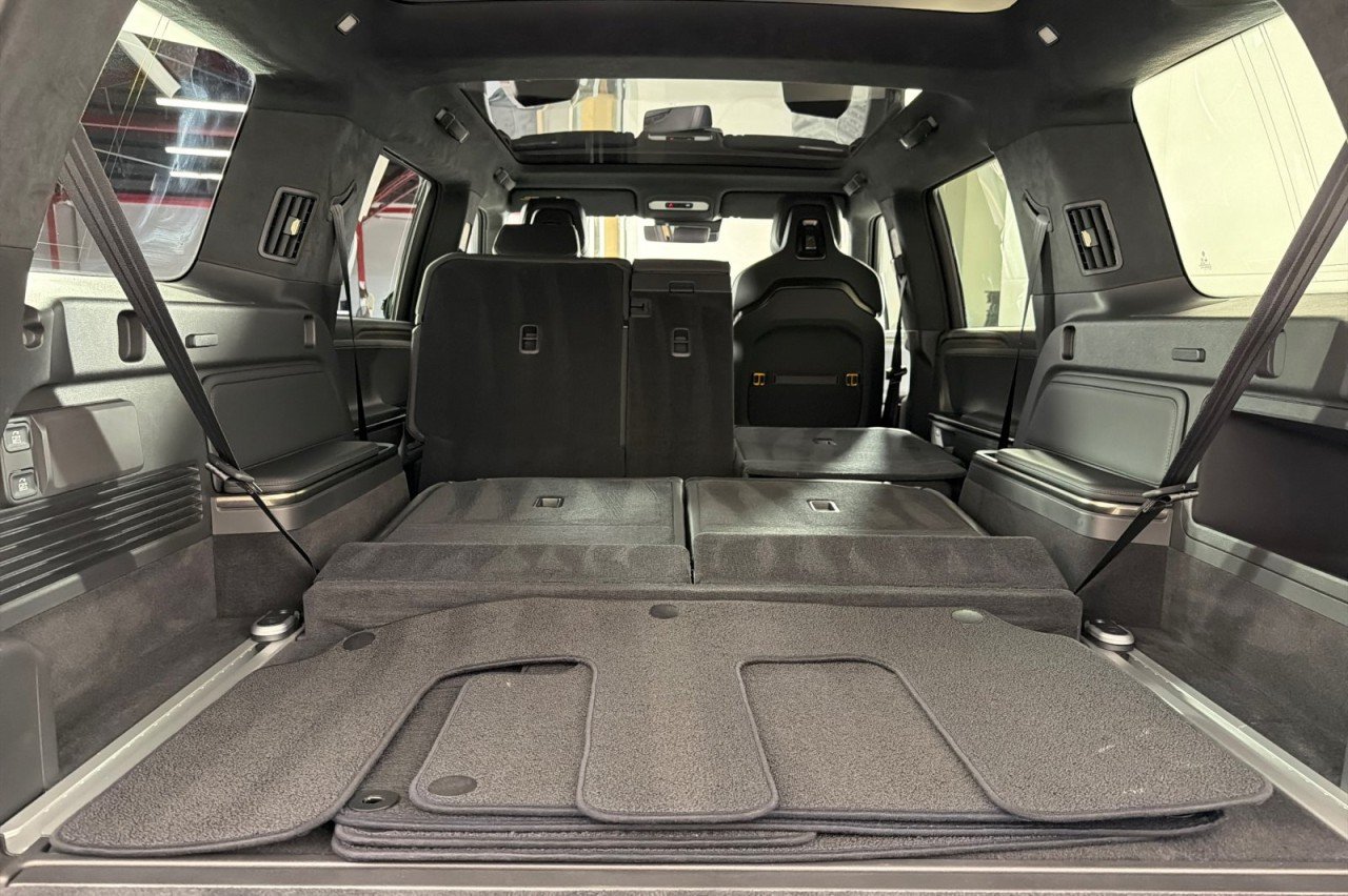 Used 2025 BLACK Rivian Adventure image 15