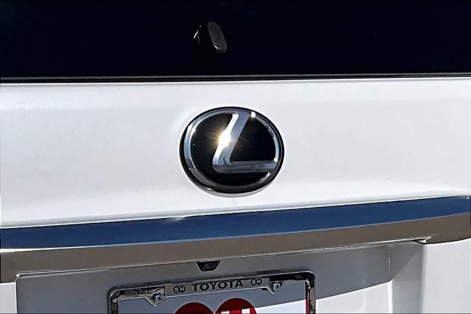 Used 2020 Starfire Pearl Lexus Premium image 59