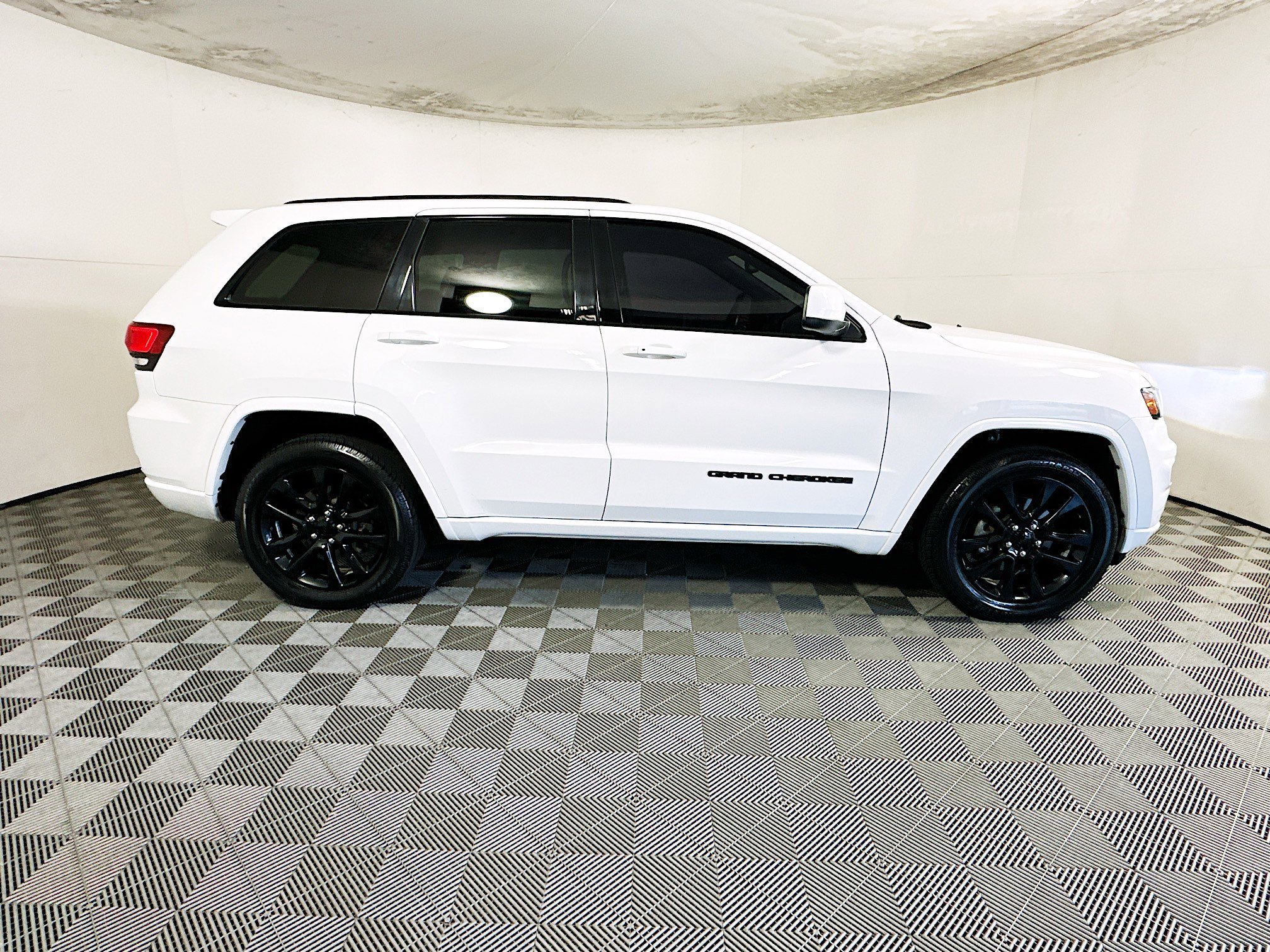 2019 Jeep Grand thumbnail 4