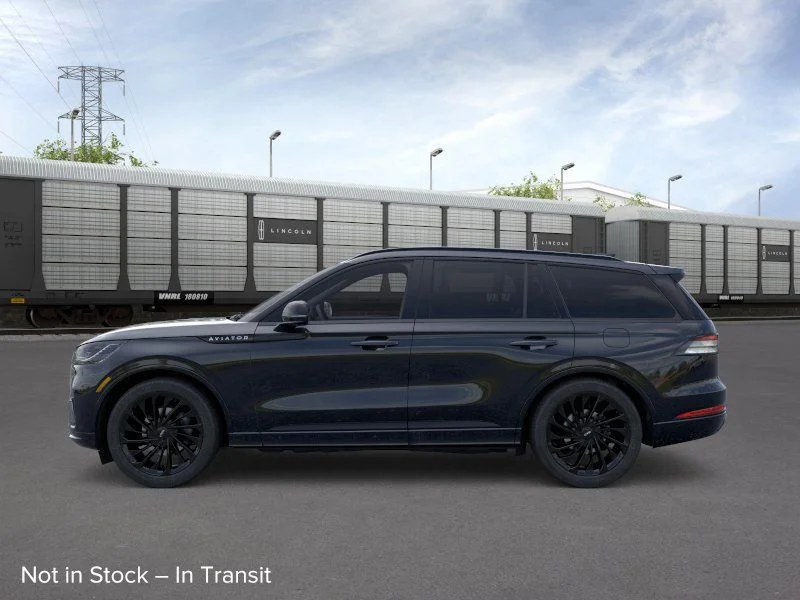 New 2026 Infinite Black Metallic Clearcoat Lincoln Reserve® image 3