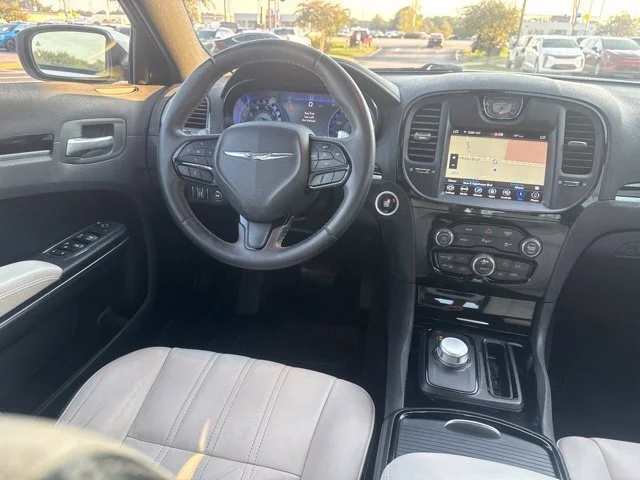 Used 2018 White Chrysler S image 21