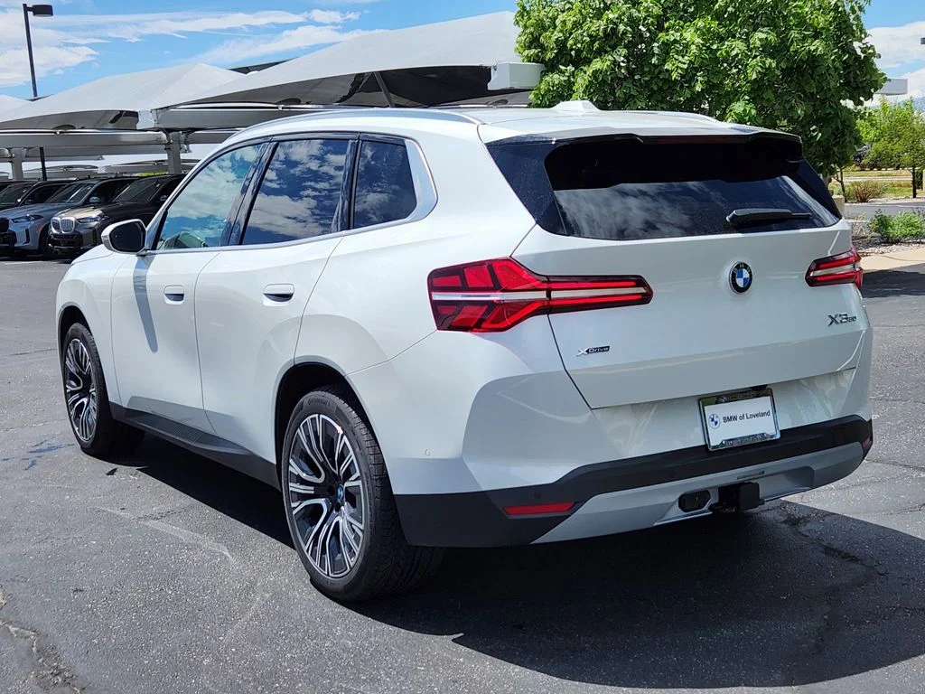 New 2026 Mineral White Metallic BMW 30 xDrive image 3