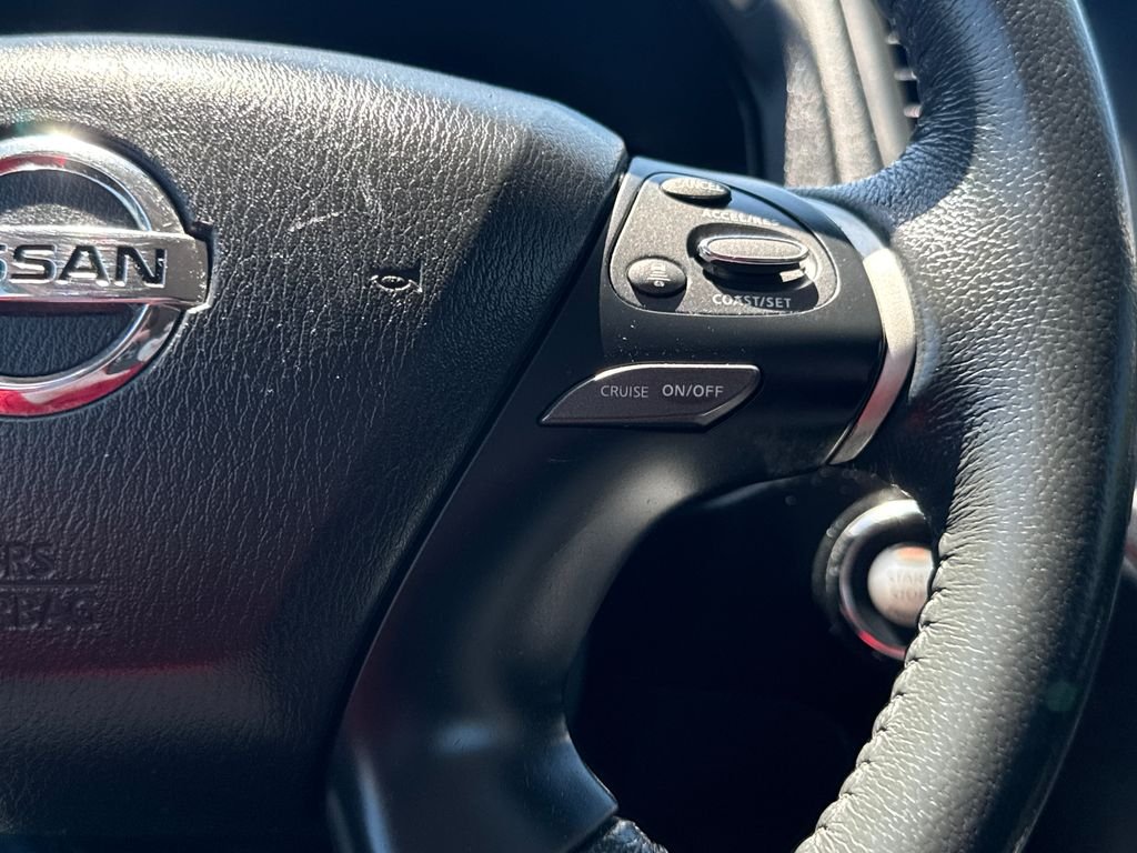 Used 2018 Black Nissan SL image 21