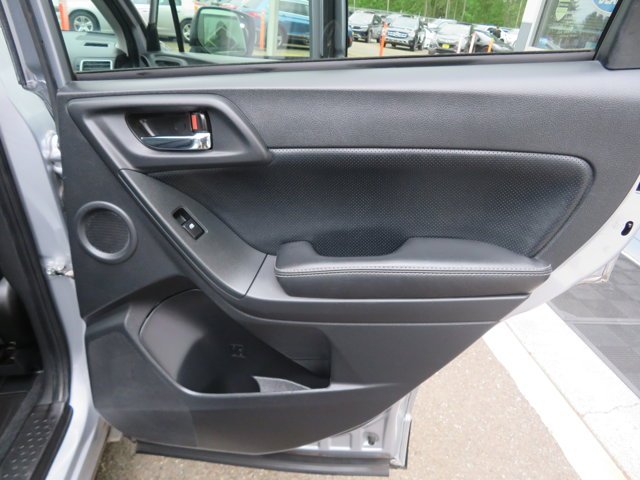Used 2016 Ice Silver Metallic Subaru 2.5i Touring image 9