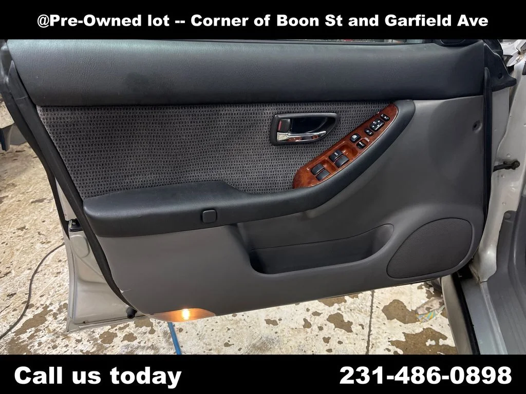 Used 2004 Silver Subaru 2.5 image 14