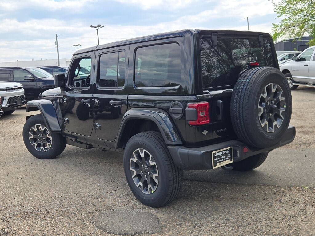 New 2026 Black Clear-Coat Exterior Paint Jeep Sahara image 13