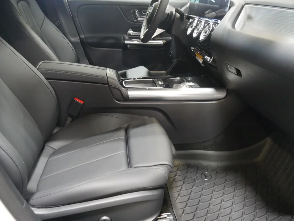New 2026 Polar White Mercedes-Benz GLA 250 image 66