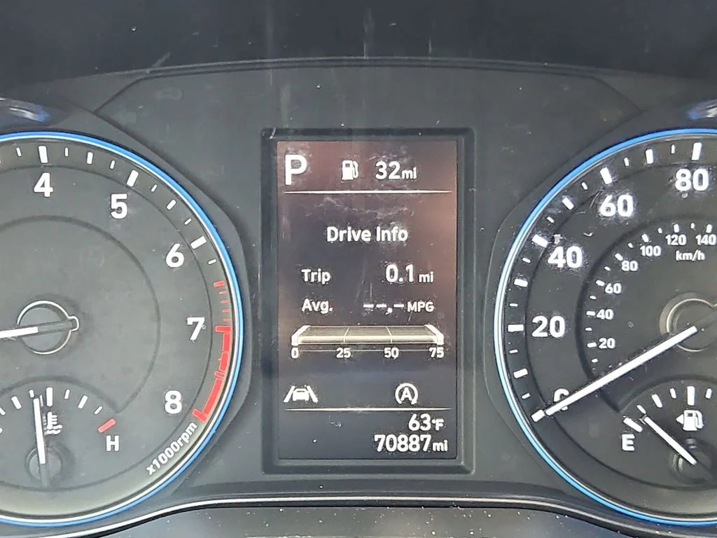 Used 2023 Lunar White Hyundai SEL image 16