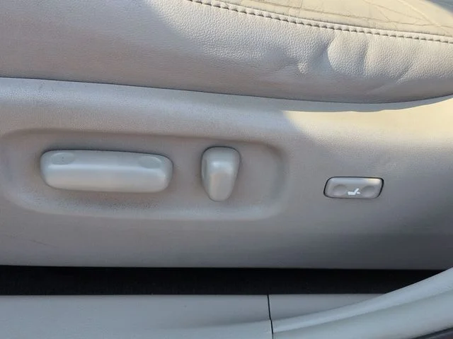 Used 2013 Gray Toyota SE image 15