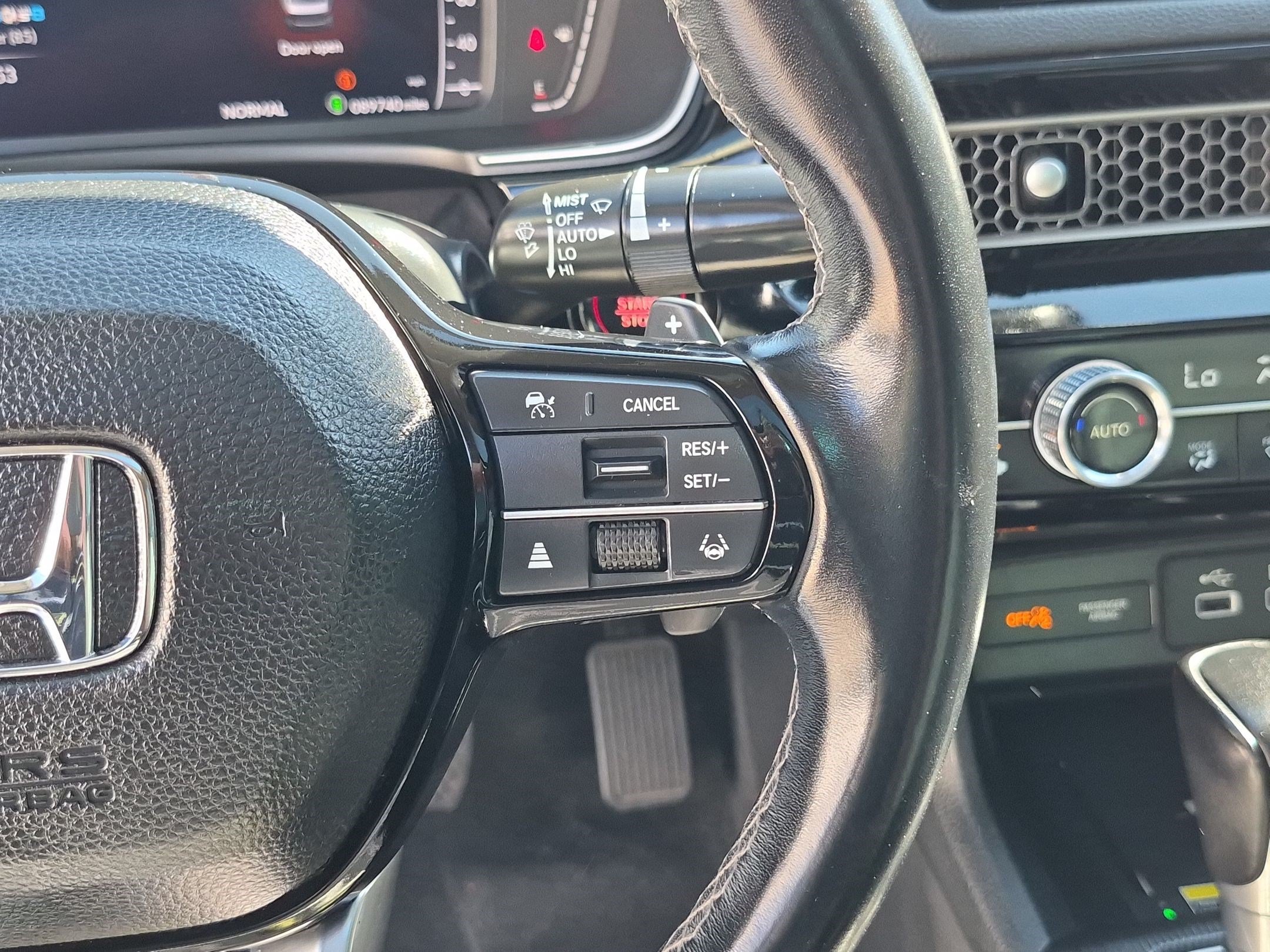 Used 2022 Platinum White Pearl Honda Touring image 18