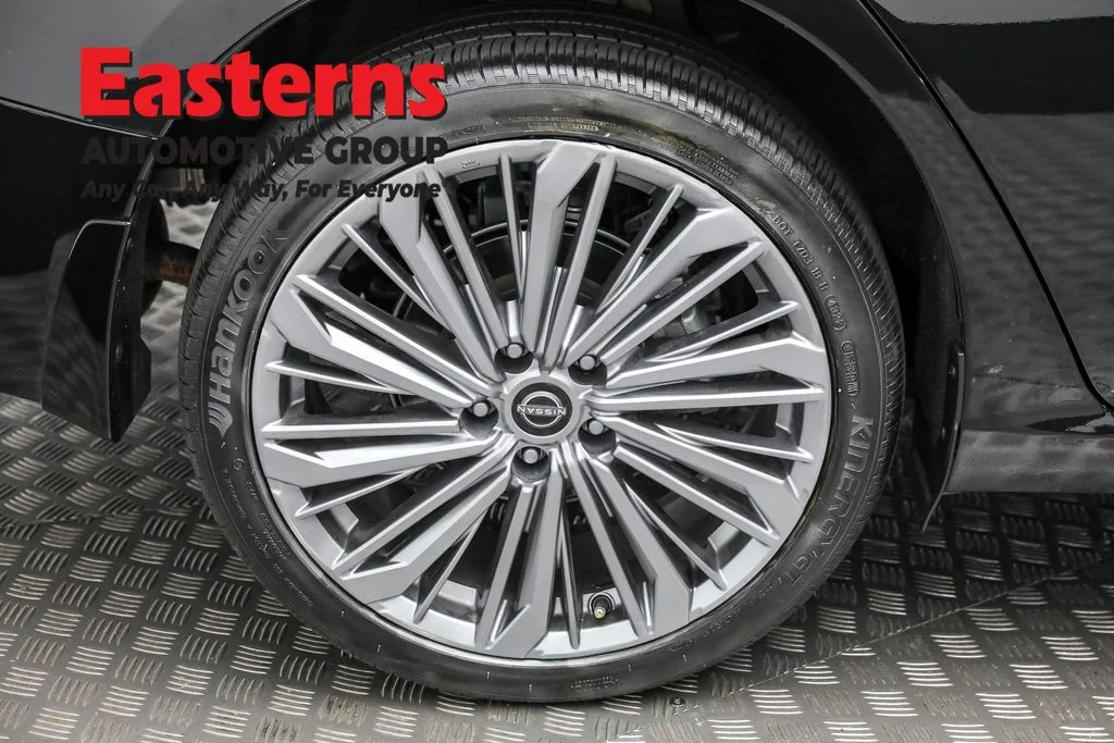 Used 2024 Black Nissan 2.5 SL image 29