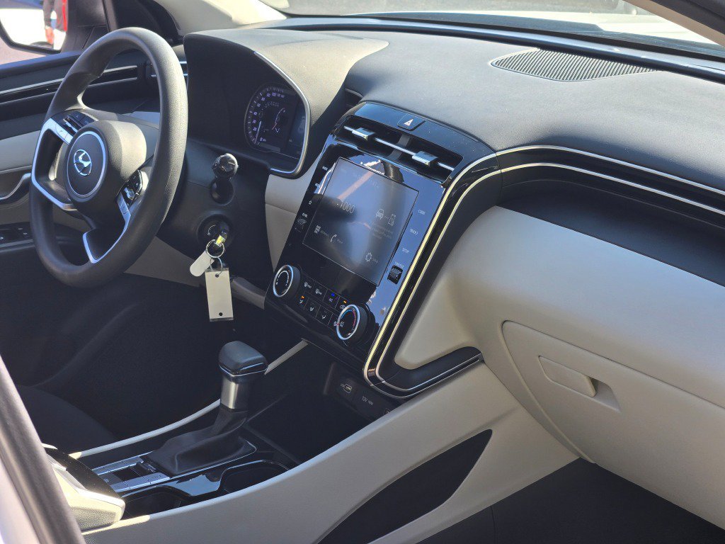 Used 2024 White Pearl Hyundai SE image 6