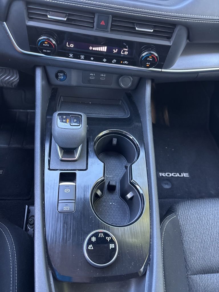 Used 2024 White Nissan SV image 19