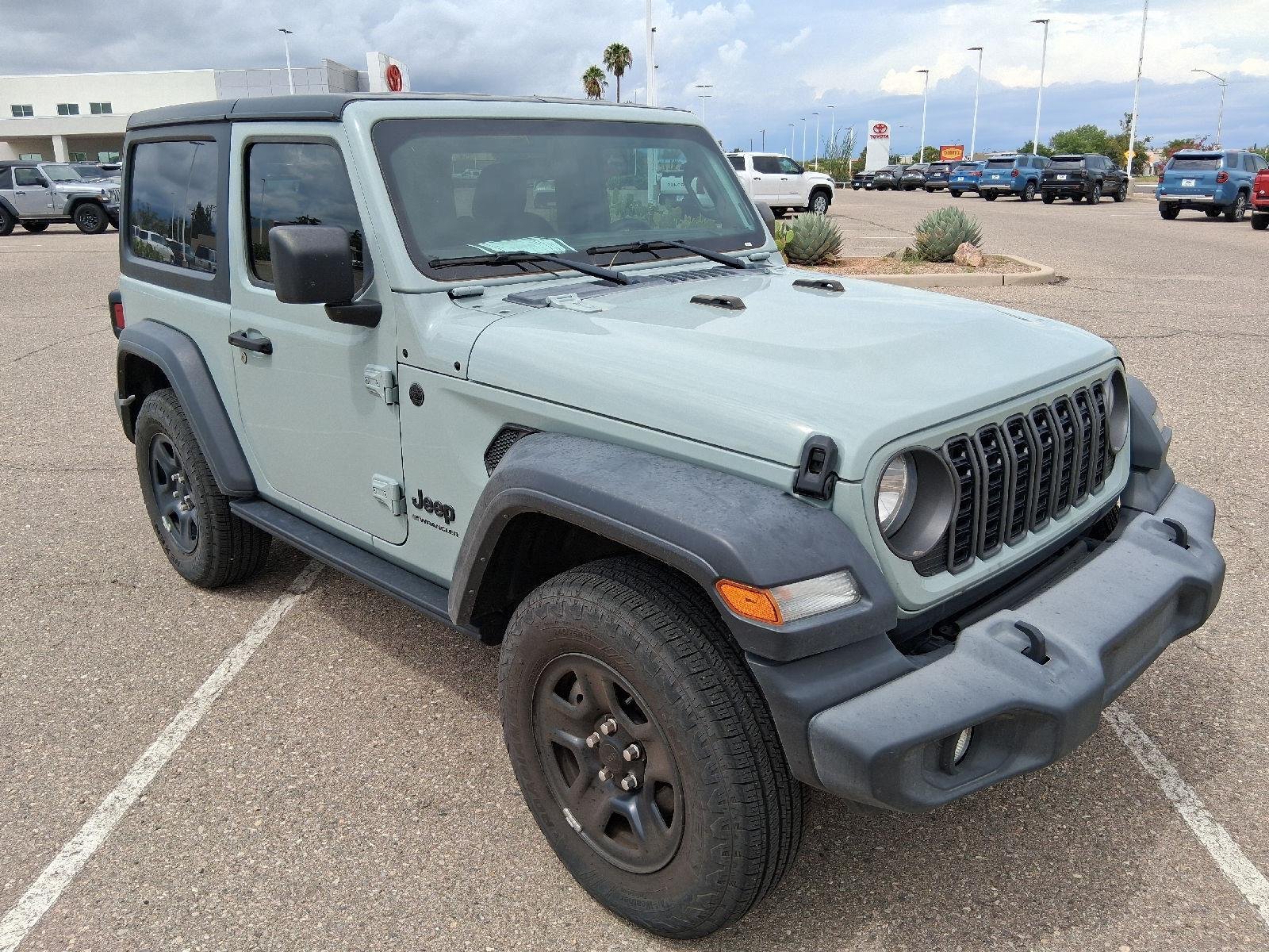 Used 2024 Earl Clearcoat Jeep Sport image 7