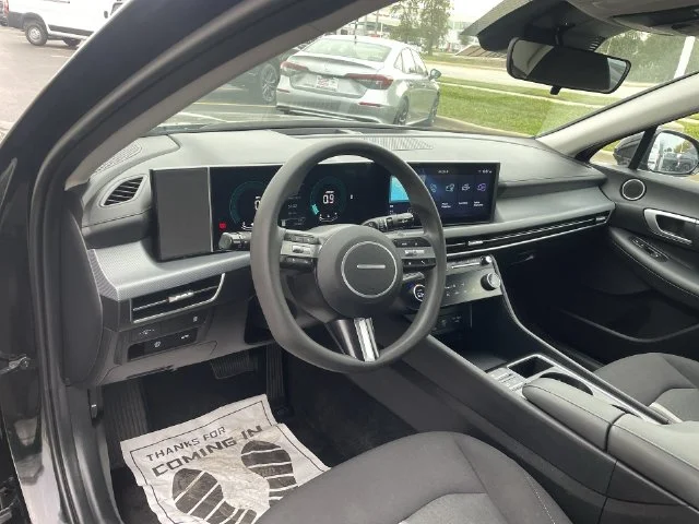 2025 Hyundai Sonata SEL - Photo 18