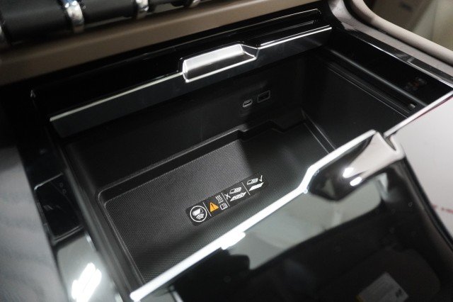 2026 GMC Yukon Denali - Photo 35