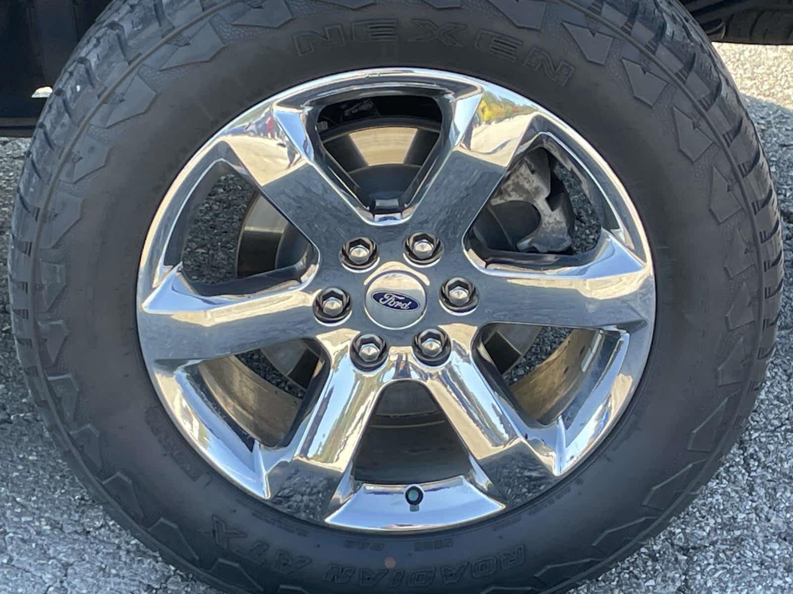 Used 2021 Agate Black Metallic Ford LARIAT image 21