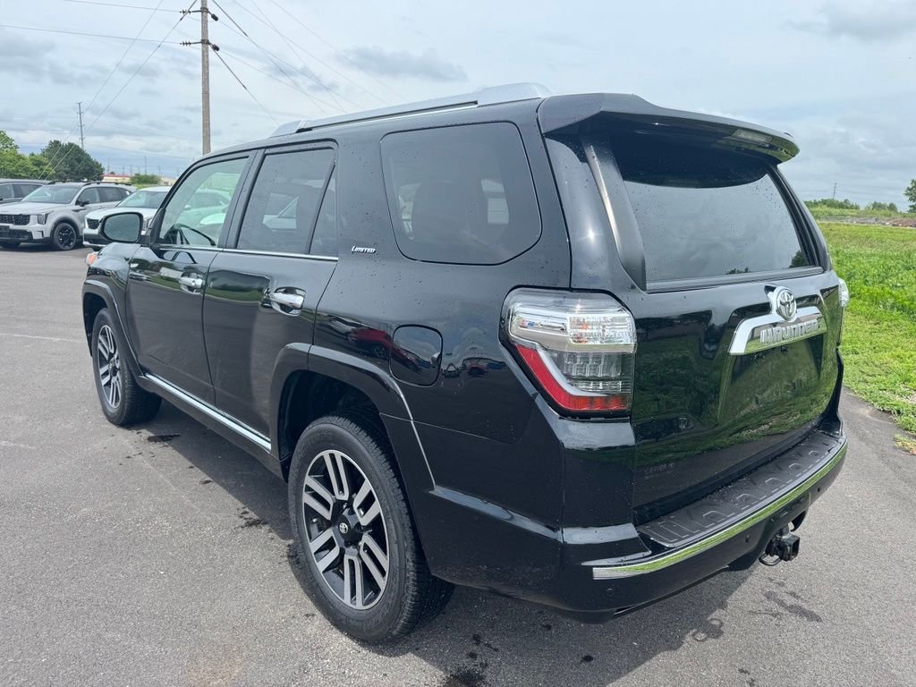 Used 2019  Toyota Limited image 5