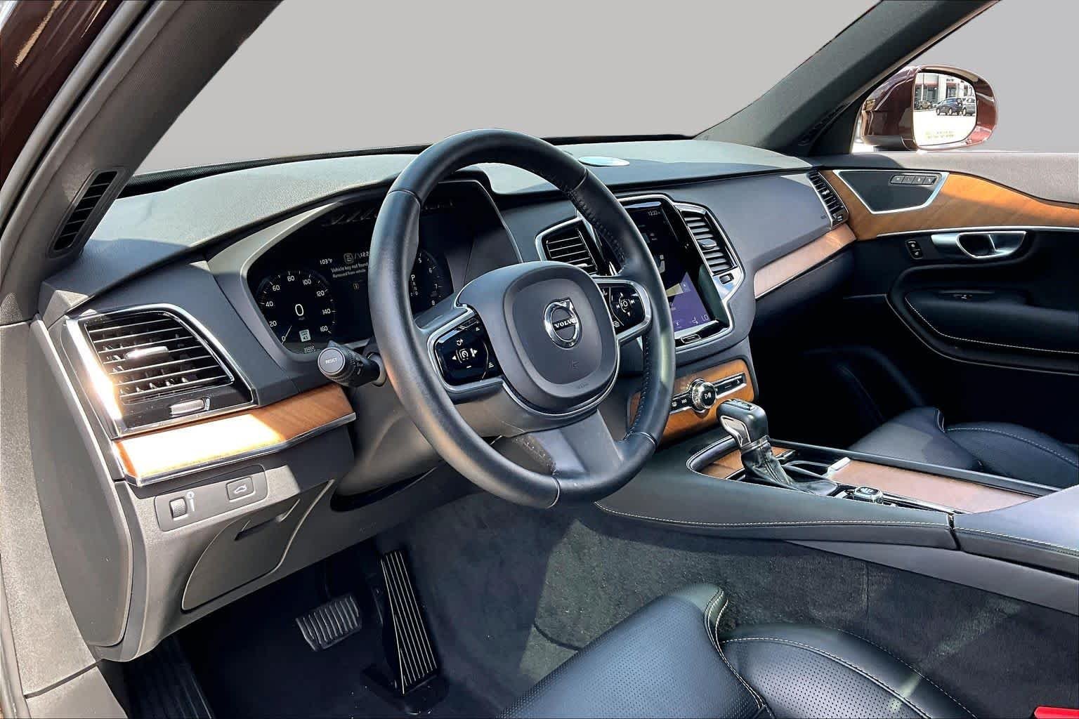 Used 2018 Maple Brown Metallic Volvo Inscription image 18