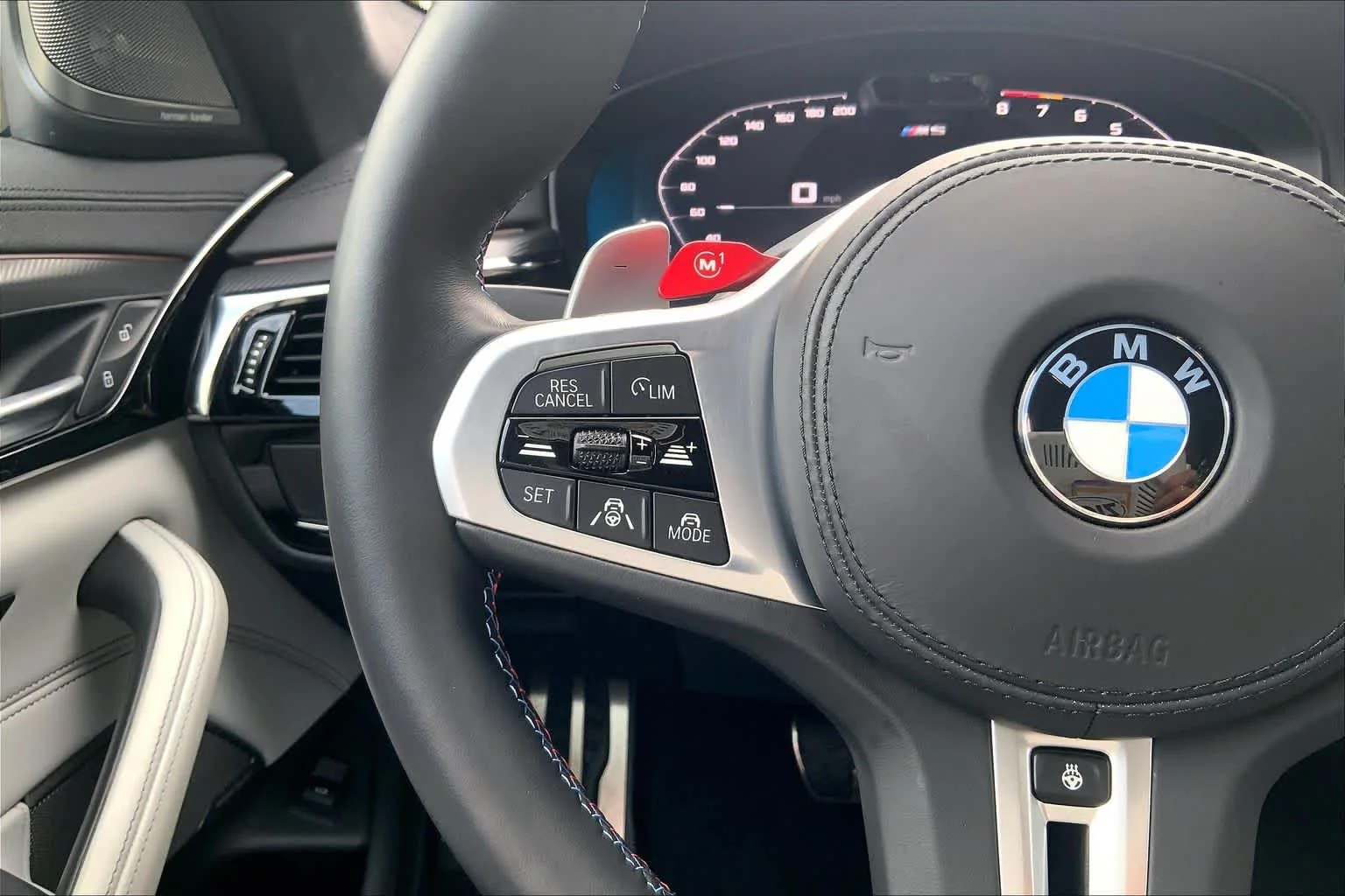 Certified Used 2023 Alvite Grey Metallic BMW  image 23