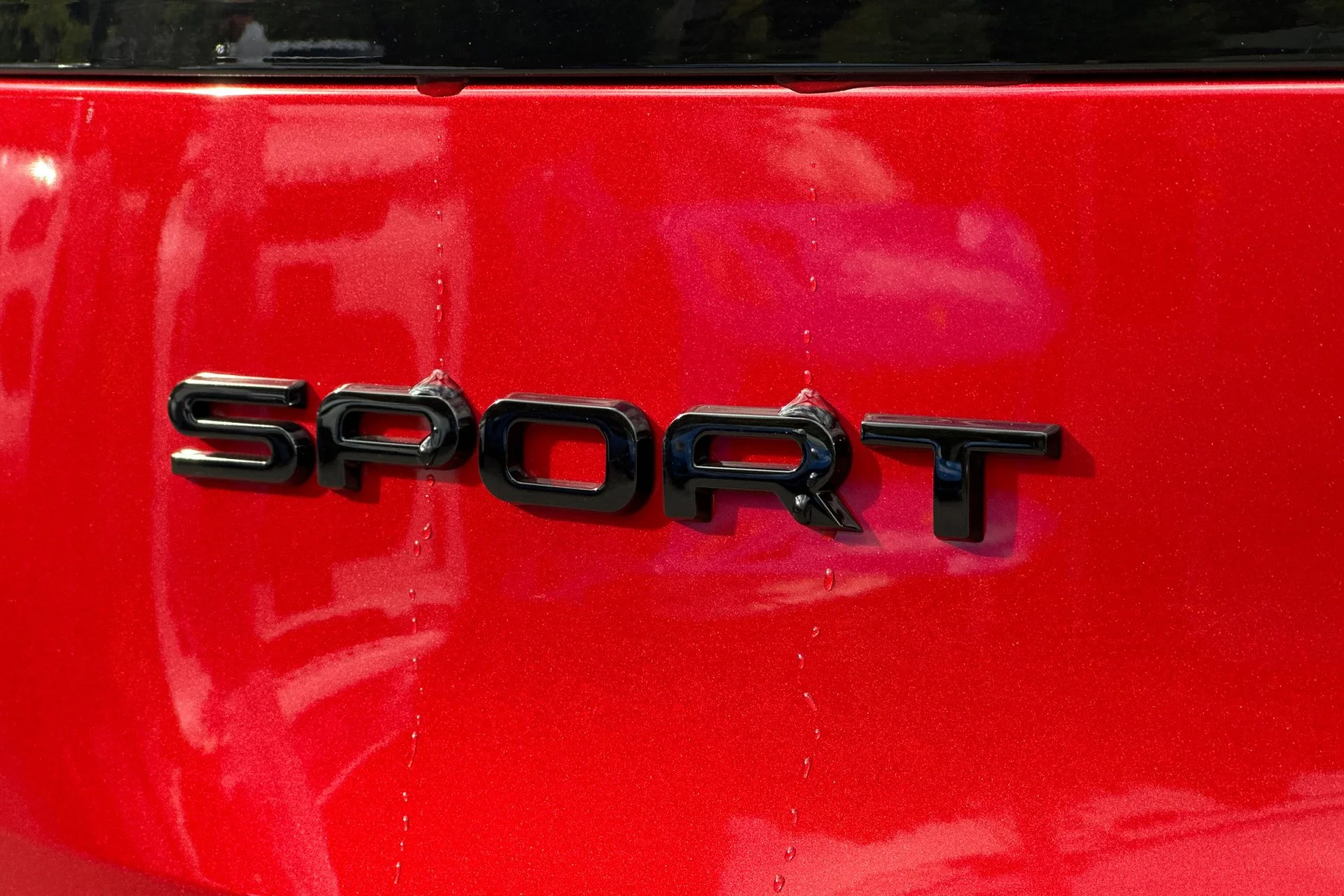 Used 2025 Red Land Rover Dynamic SE image 12