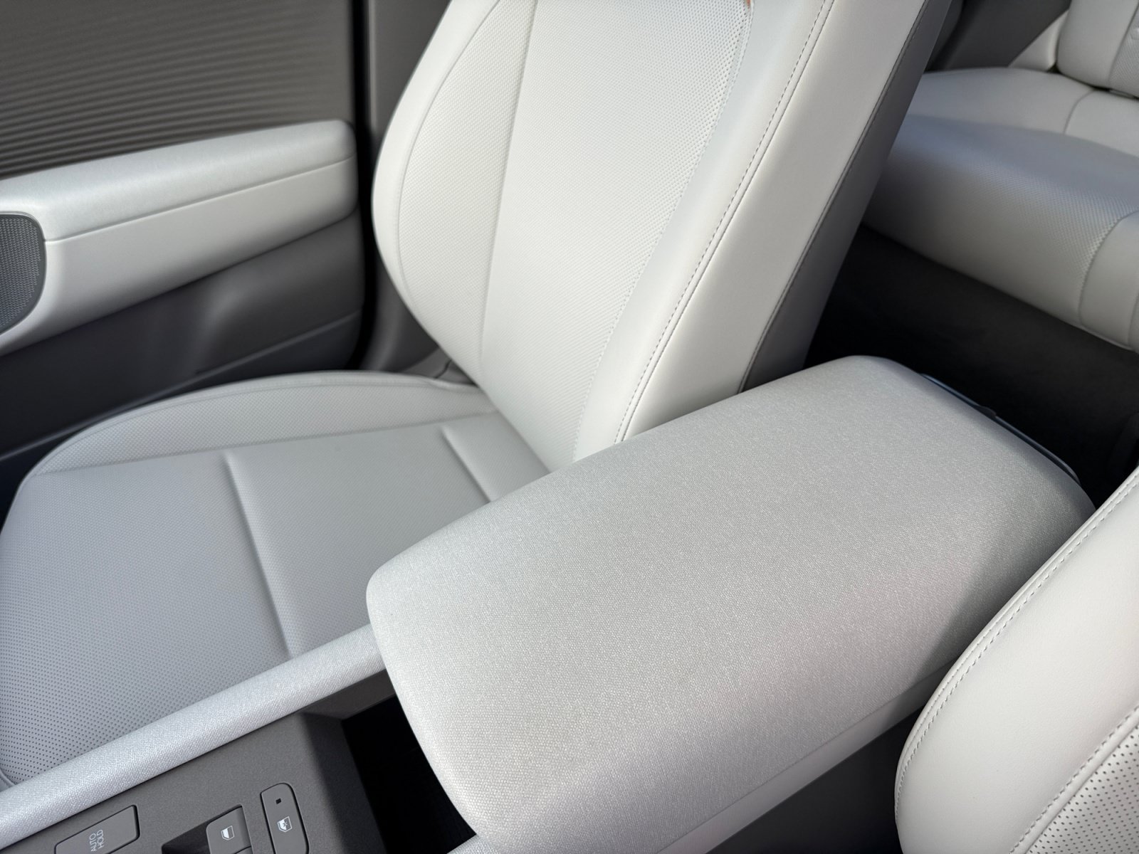 Used 2024 White Hyundai Limited image 14