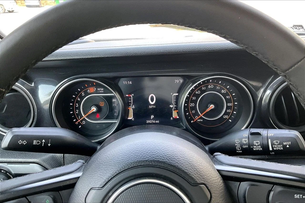 Used 2023 White Jeep Sport image 10