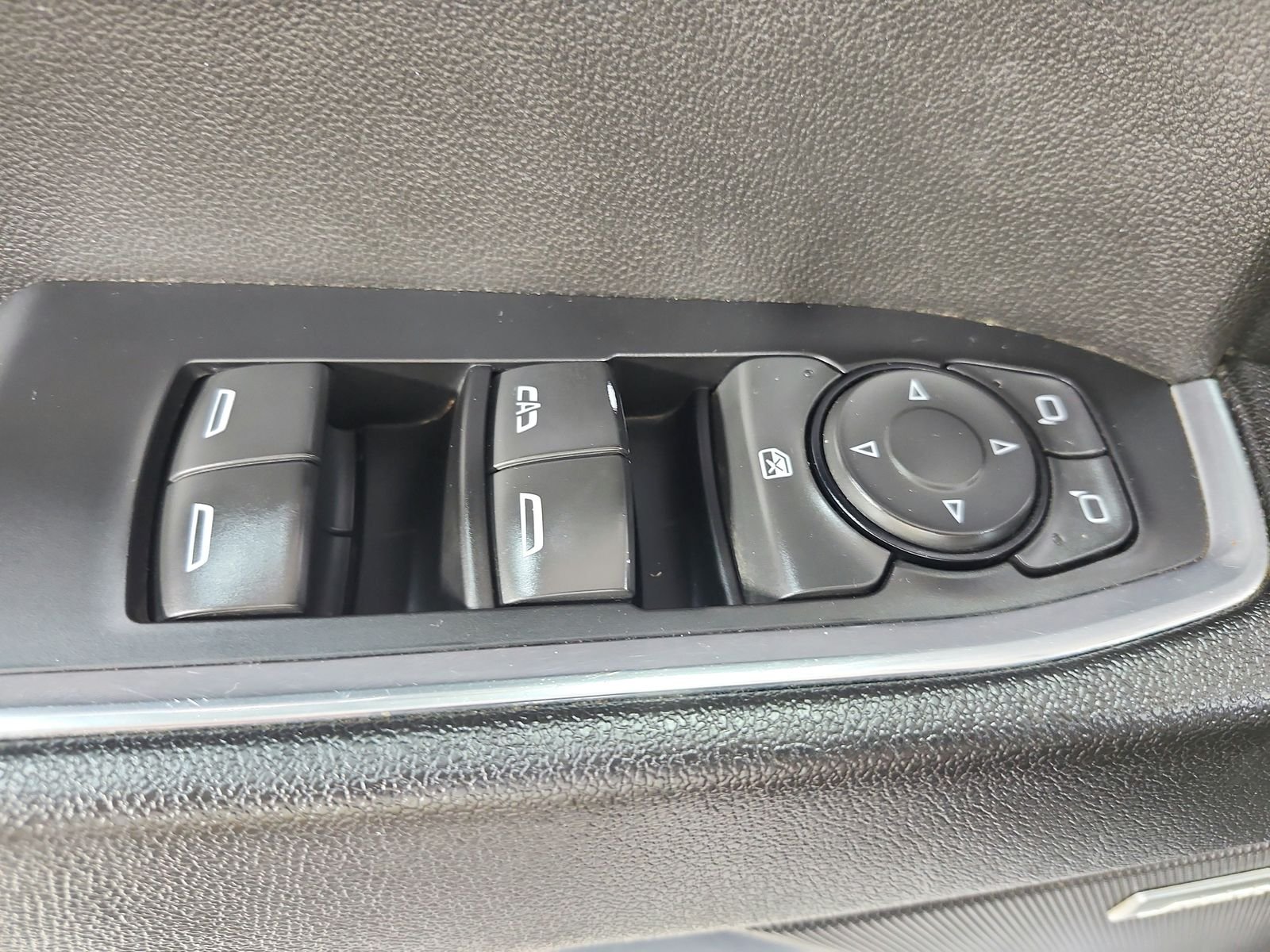 Used 2023 Summit White Chevrolet RST image 35