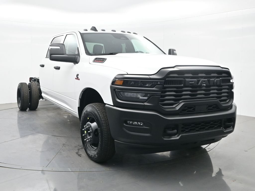 New 2026 Bright White Clearcoat RAM Tradesman image 4