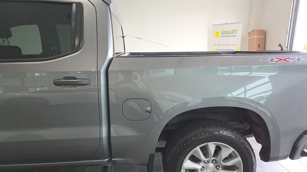 Used 2021 Gray Chevrolet Custom image 4