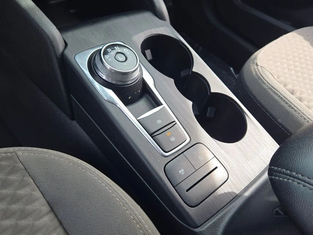 Used 2022 White Ford SE image 25