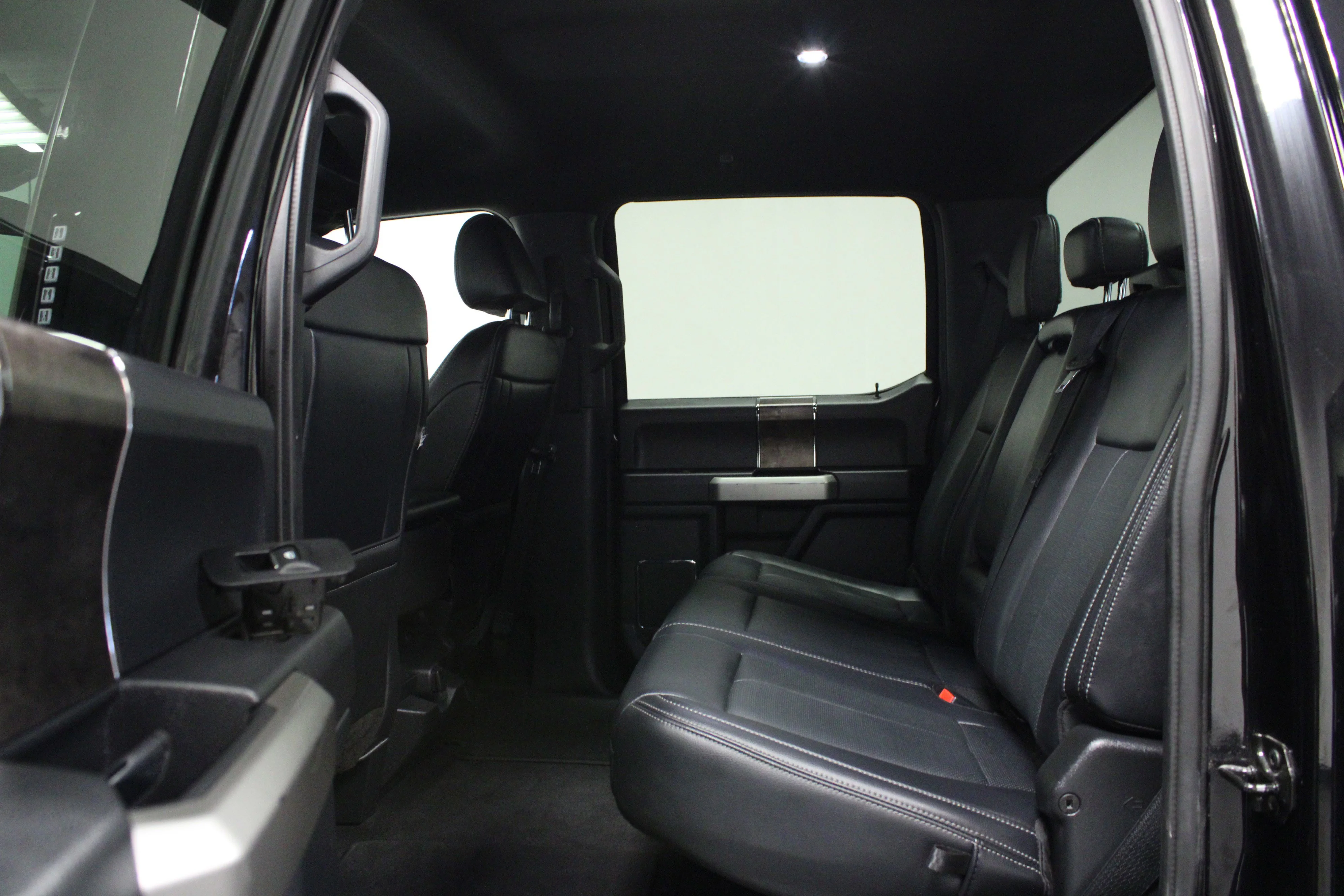 Used 2022 Agate Black Metallic Ford Lariat image 13