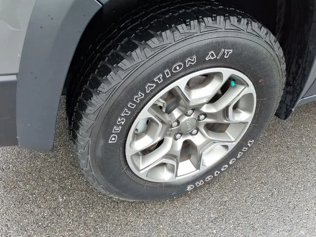 Used 2022 Gray Jeep Trailhawk image 14