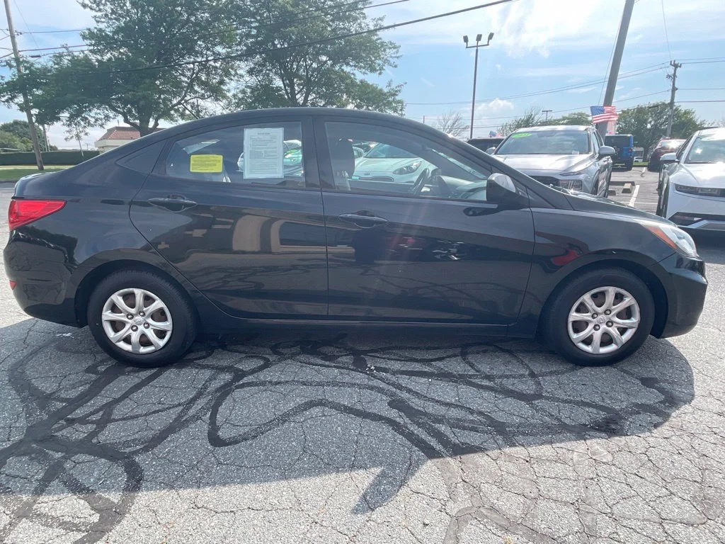 Used 2013 Black Hyundai GLS image 4