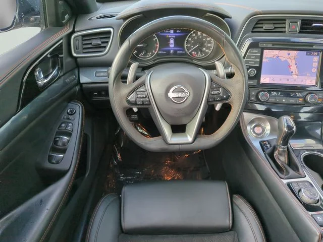 Used 2023 Gray Nissan SR image 13