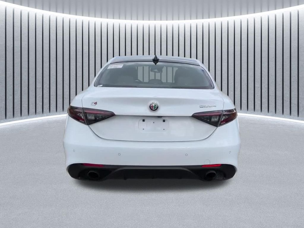 Used 2024 White Alfa Romeo Veloce image 9