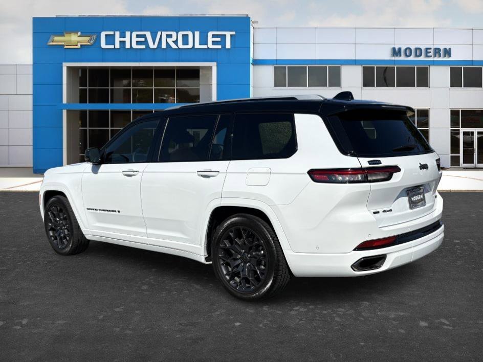 Used 2023 Bright White Clearcoat Jeep Summit image 3