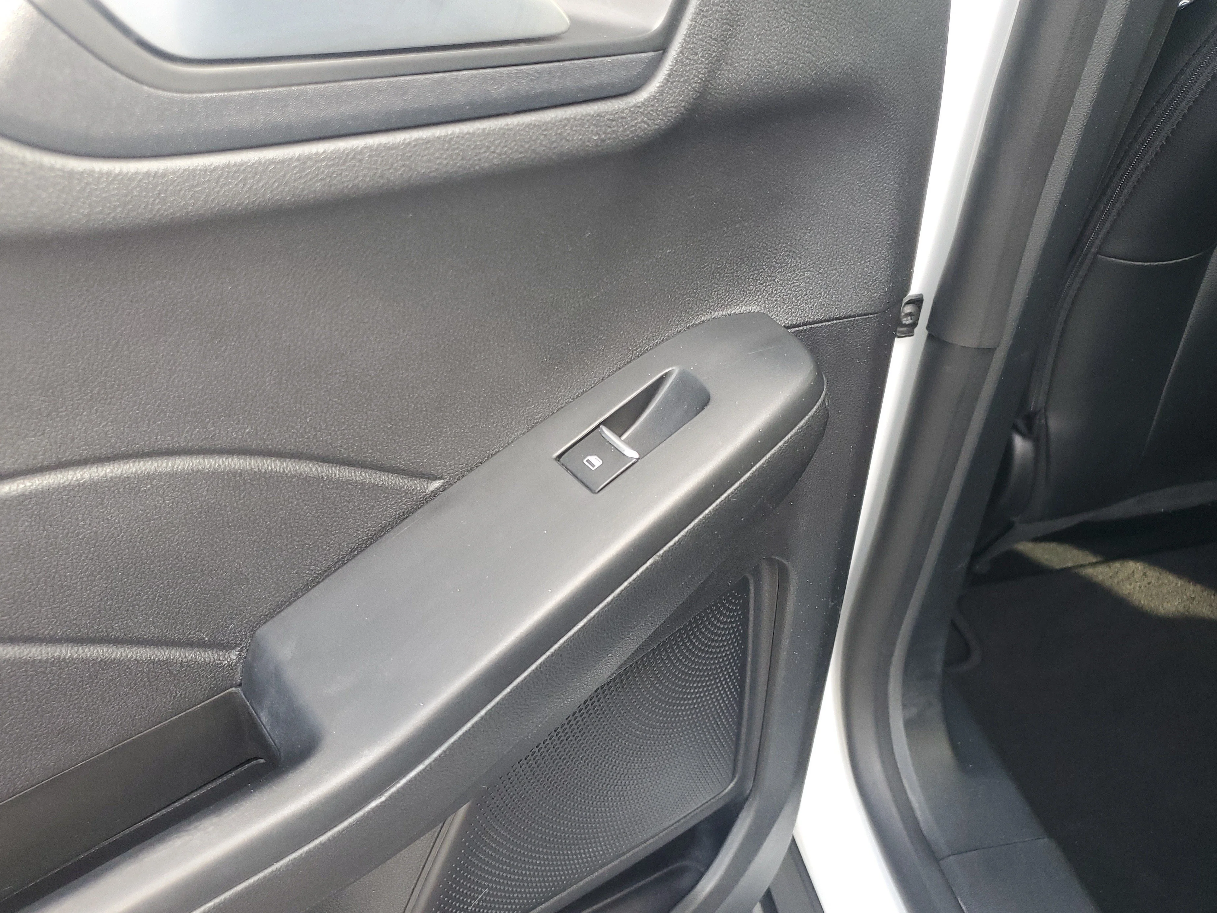 Used 2022 Oxford White Ford SEL image 14
