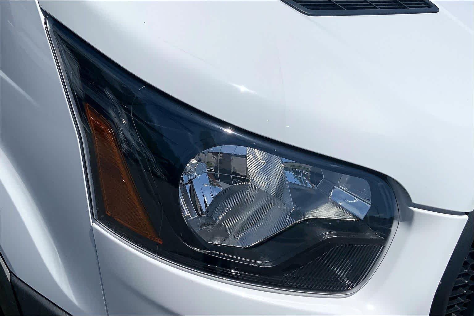 New 2026 Oxford White Ford Passenger Van XL image 13