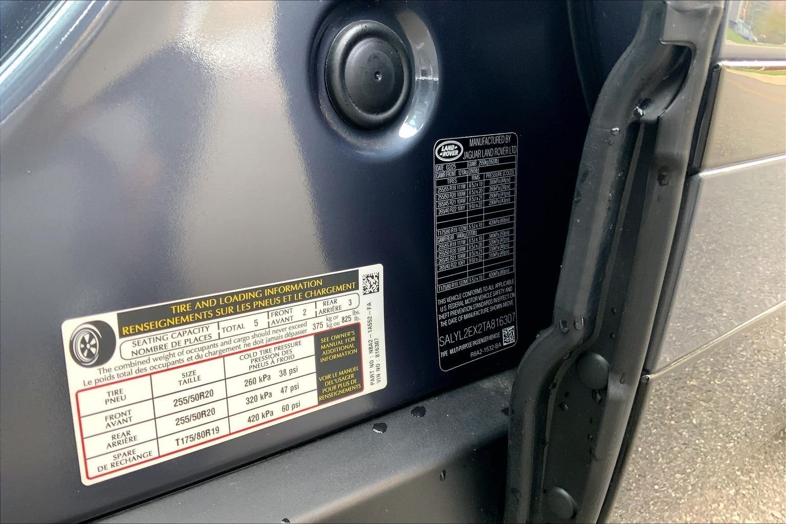 Certified Used 2026 Varesine Blue Metallic Land Rover Dynamic SE image 33