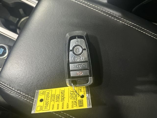 Used 2020 Silver Metallic Ford Limited image 33